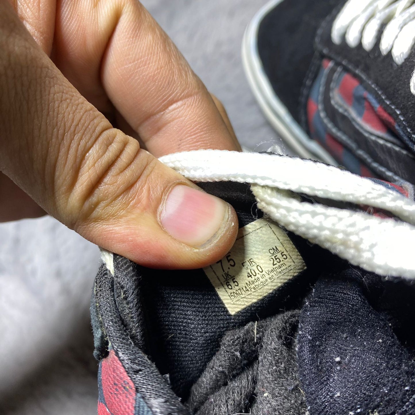 VANS ( Size 40 / 6.5 )