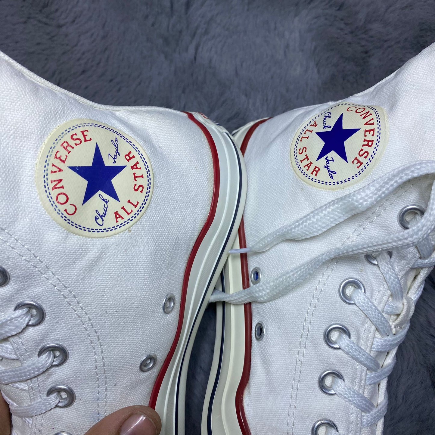 Converse ( Size 39.5 / 6.5 )