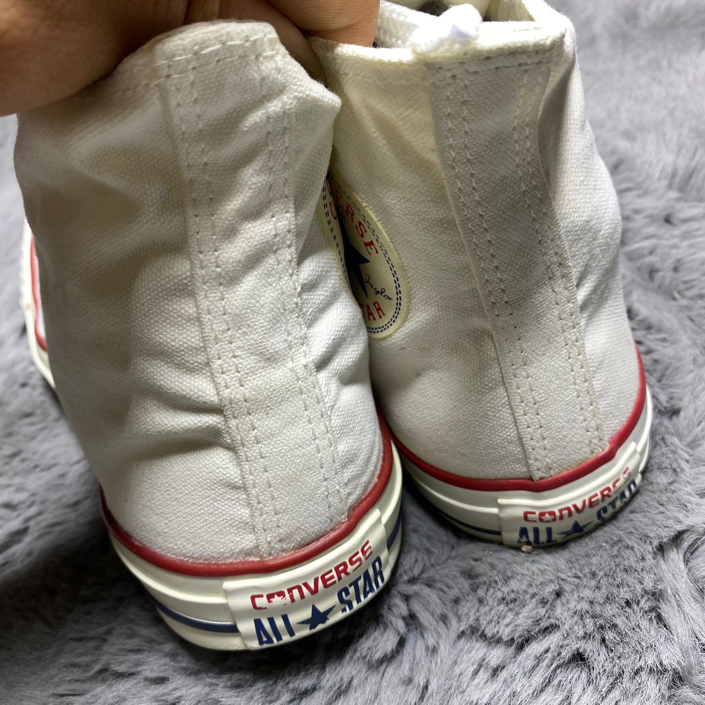 Converse ( Size 39.5 / 6.5 )
