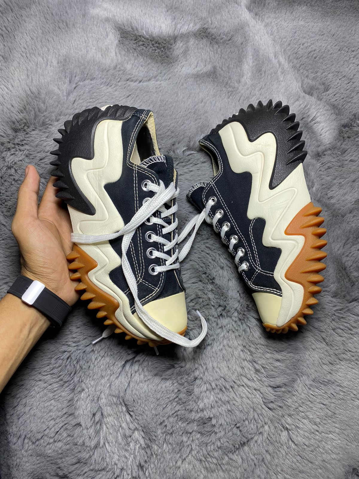 Converse ( Size 37 / 4.5 )