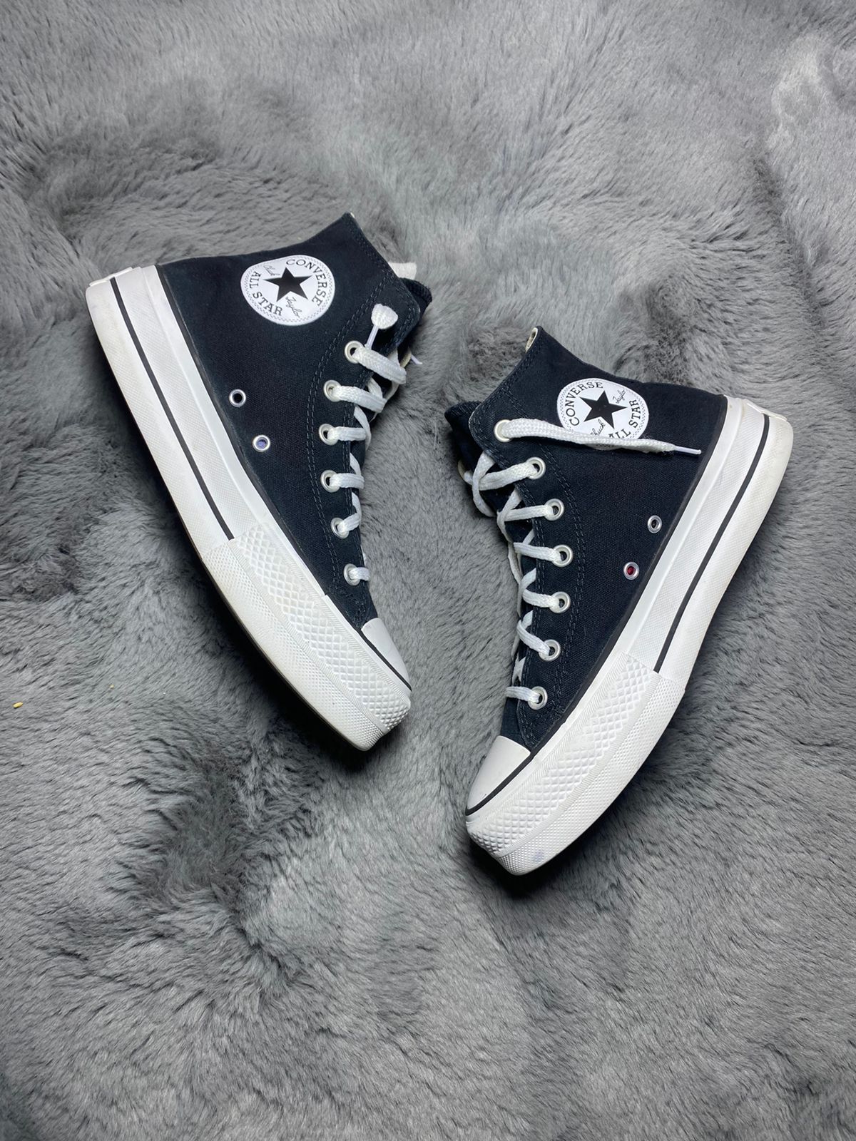 Converse ( Size 39 / 6 )