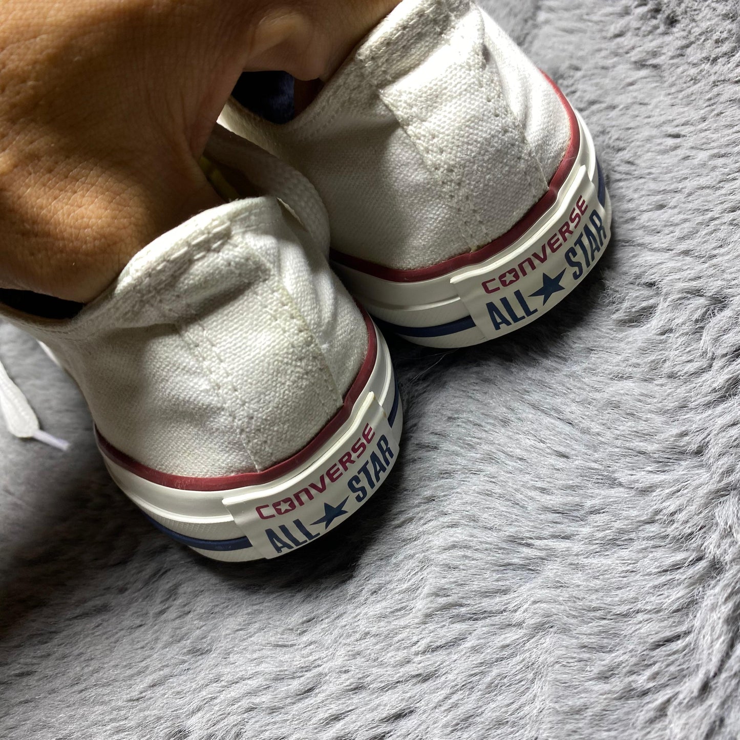 Converse ( Size 41.5 / 8 )