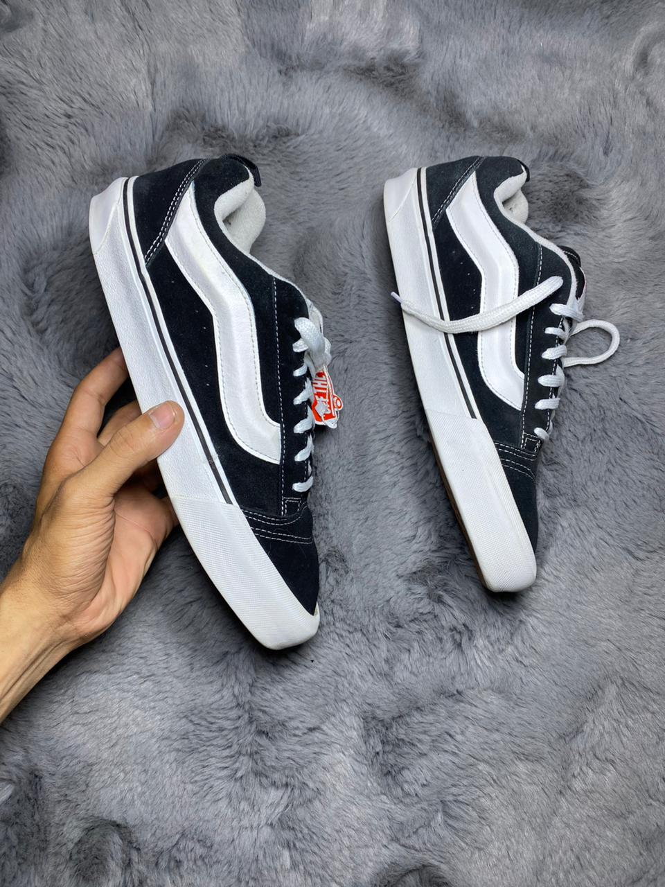 VANS ( Size 44.5 / 10.5 )