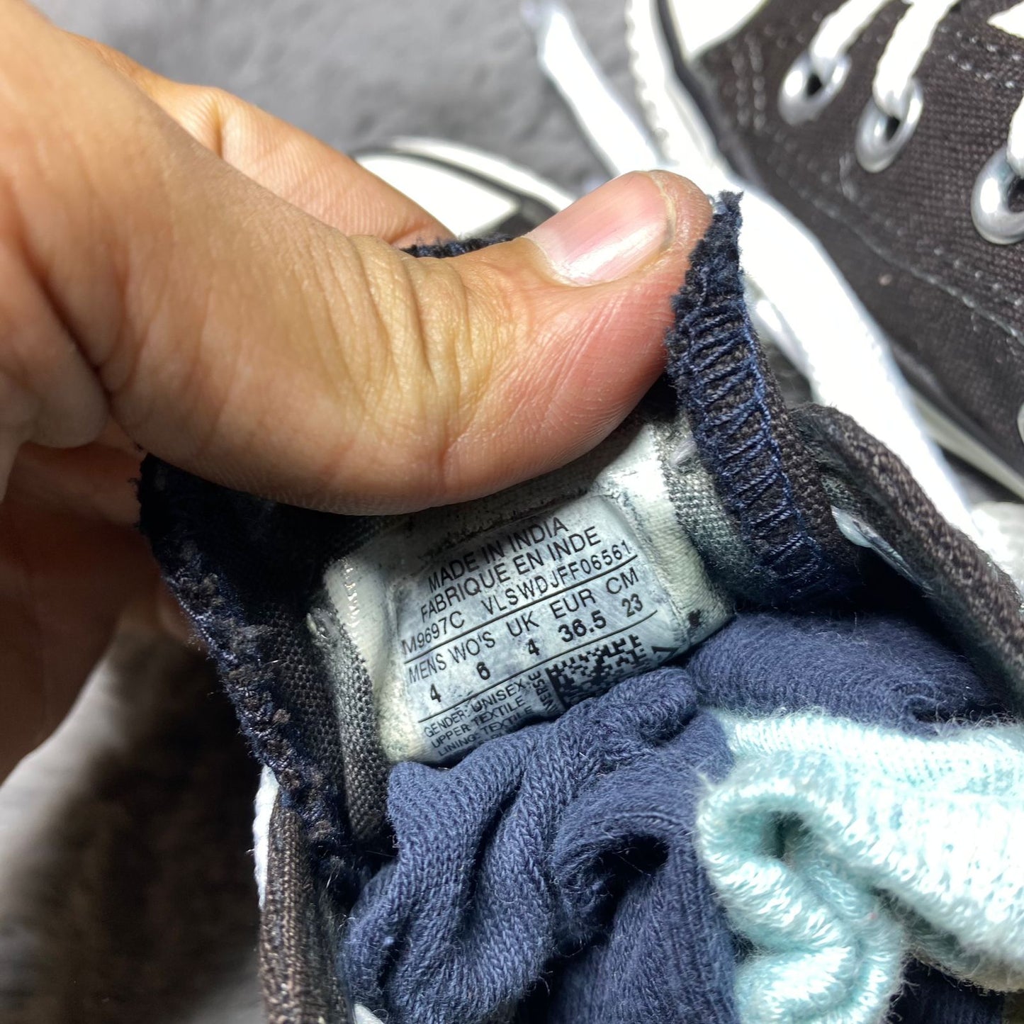 Converse ( Size 36.5 / 6 )