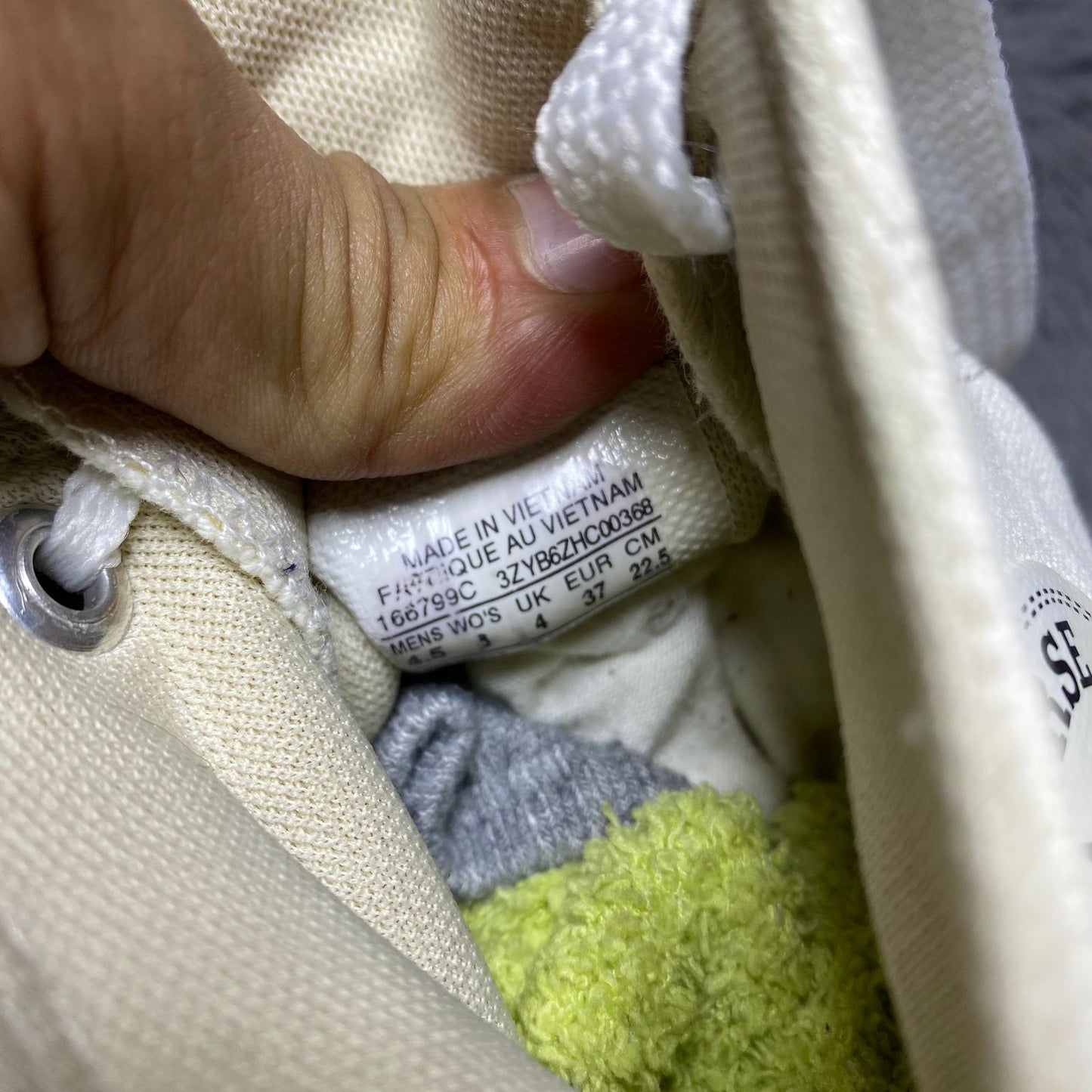 Converse ( Size 37 / 4.5 )