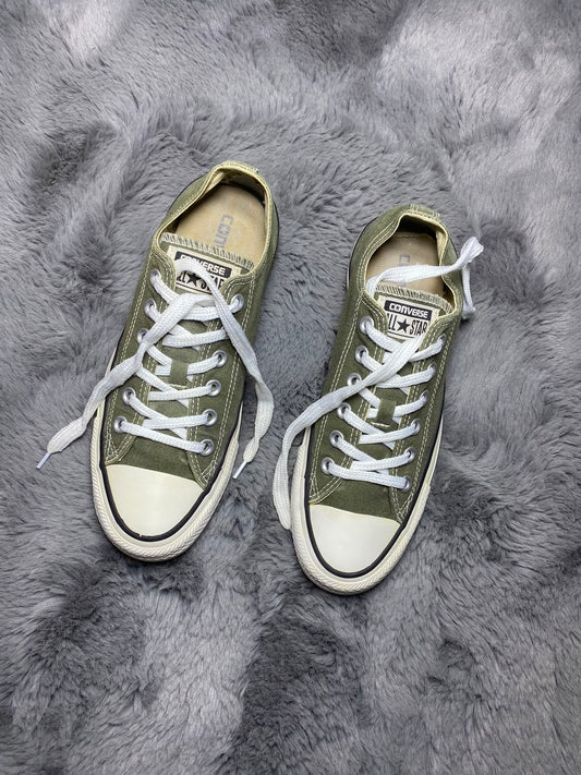 Converse ( Size 39.5 - 40 / 6.5 )