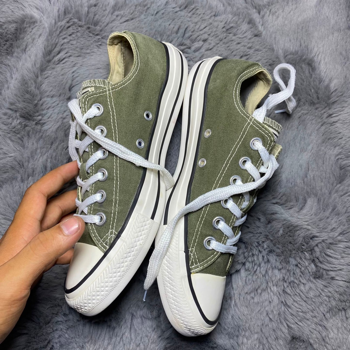Converse ( Size 39.5 - 40 / 6.5 )