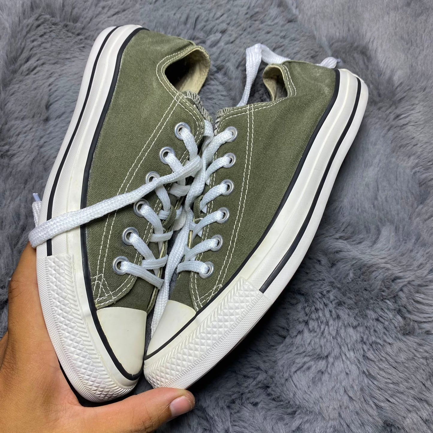 Converse ( Size 39.5 - 40 / 6.5 )