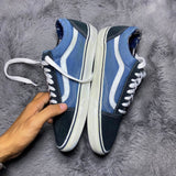 VANS ( Size 42.5-43 /  8.5 )