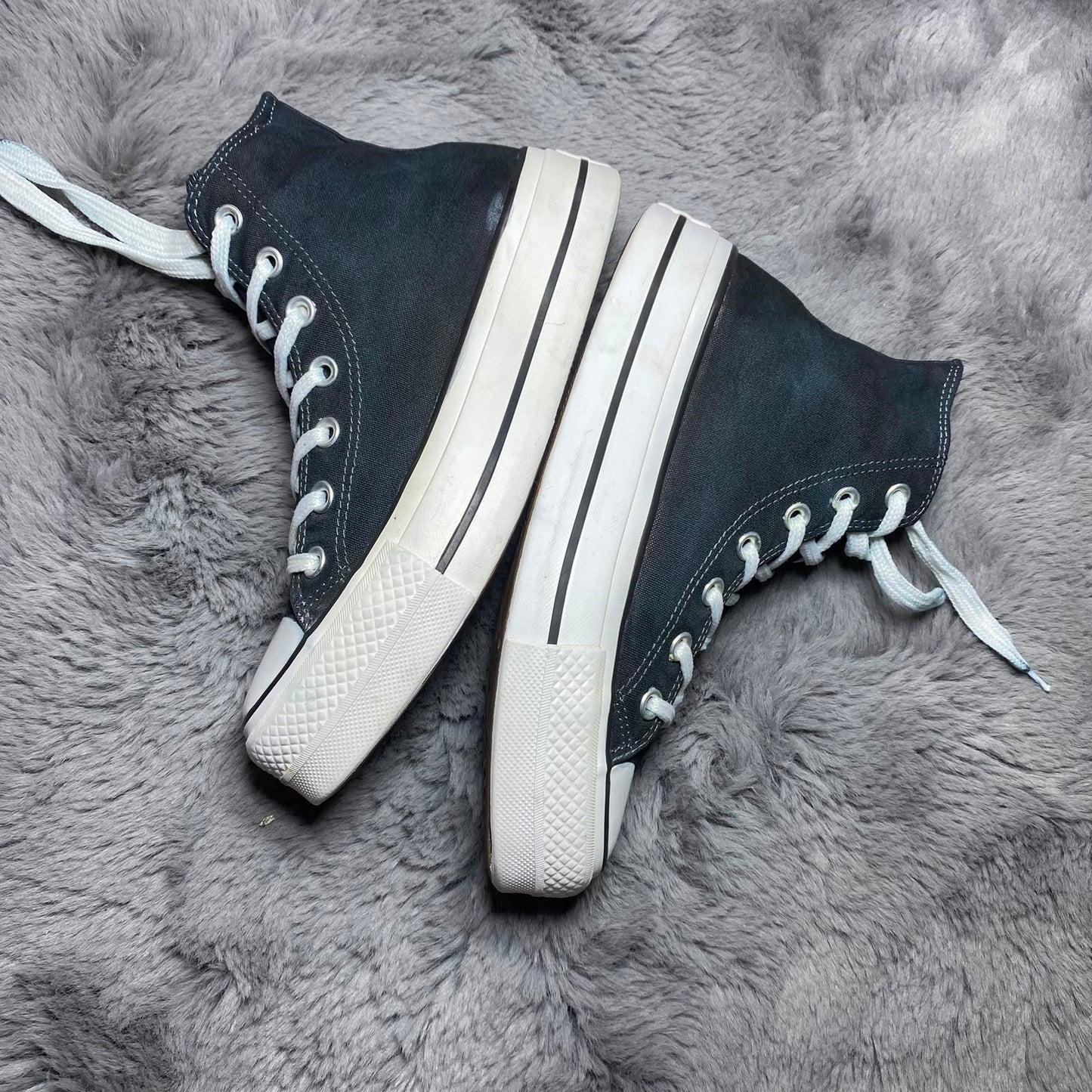 Converse ( Size 38 / 5.5 )