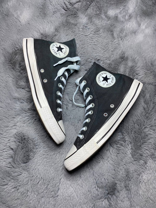 Converse ( Size 41 / 7.5 )