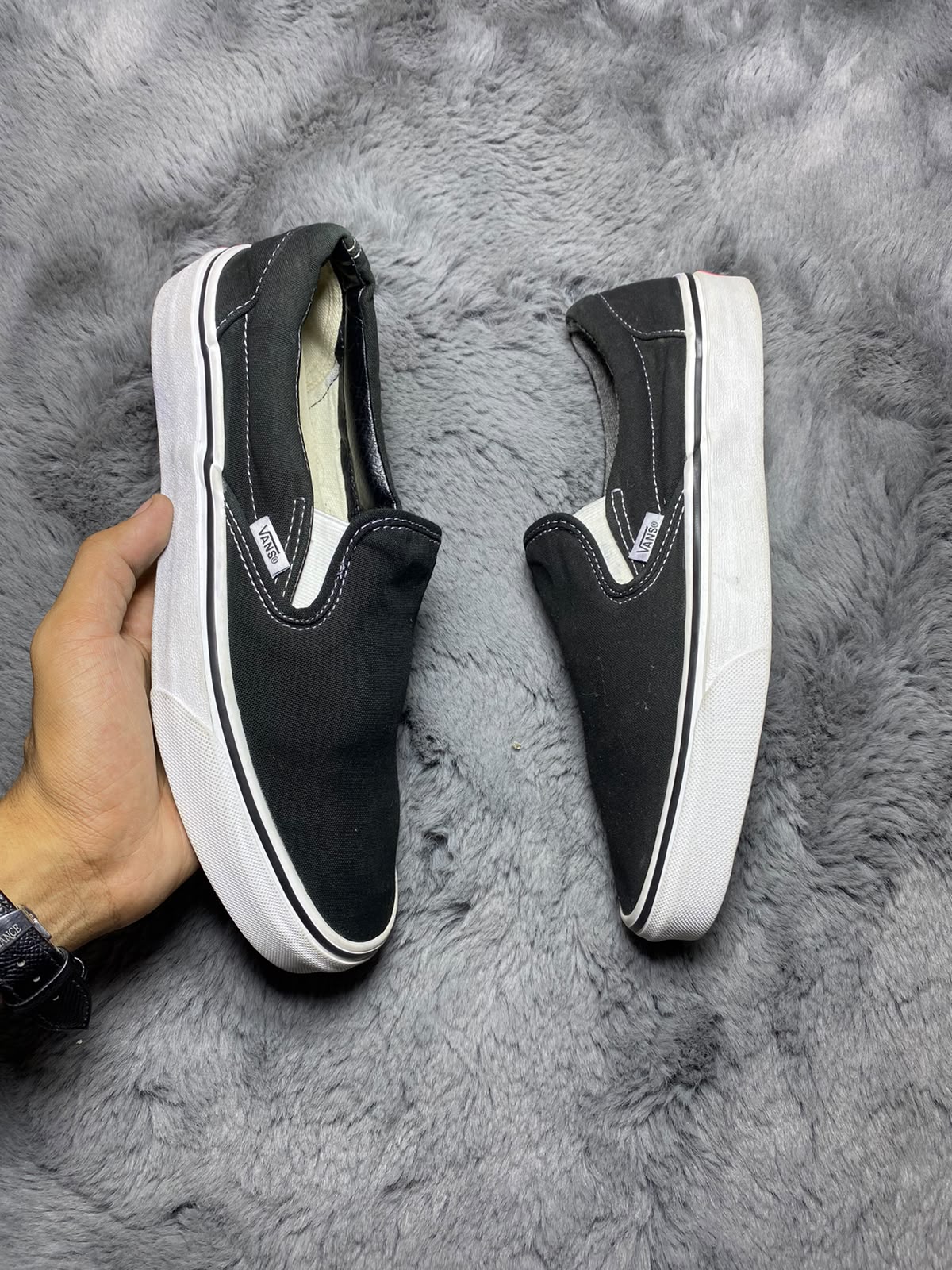VANS ( Size 42.5-43 /  8.5 )