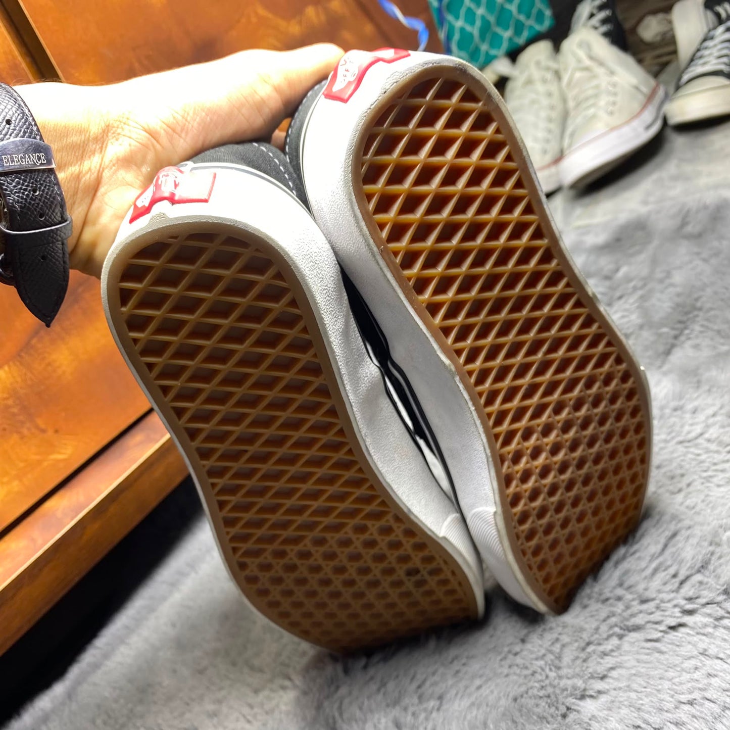 VANS ( Size 42.5-43 /  8.5 )