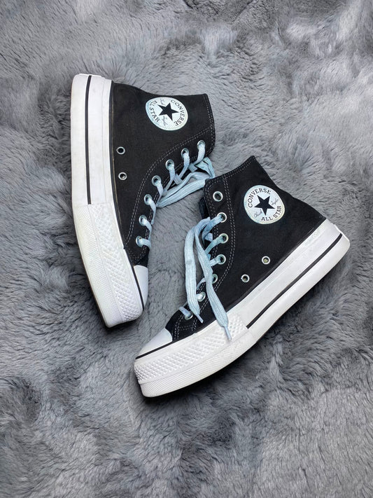 Converse ( Size 38 / 5.5 )