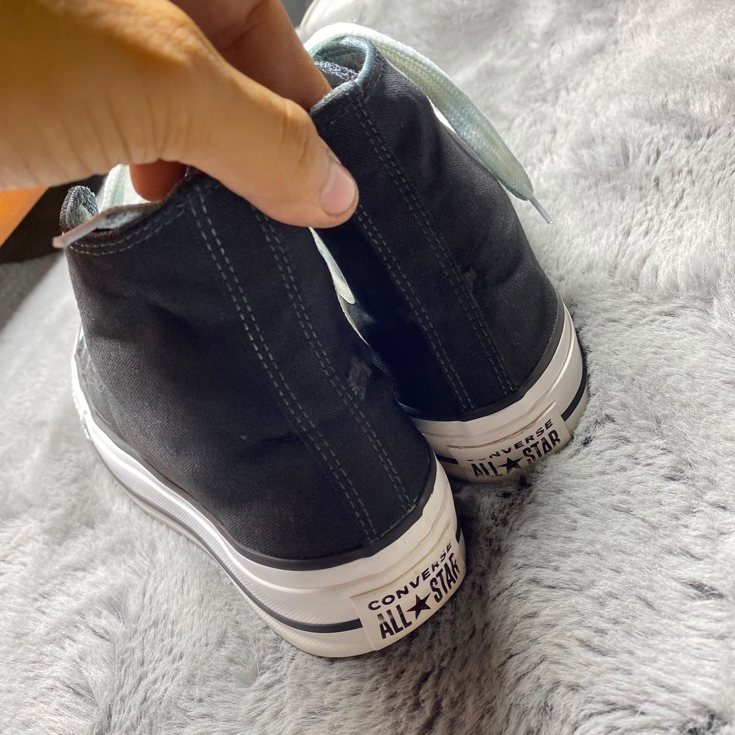 Converse ( Size 39.5 - 40 / 6.5 )