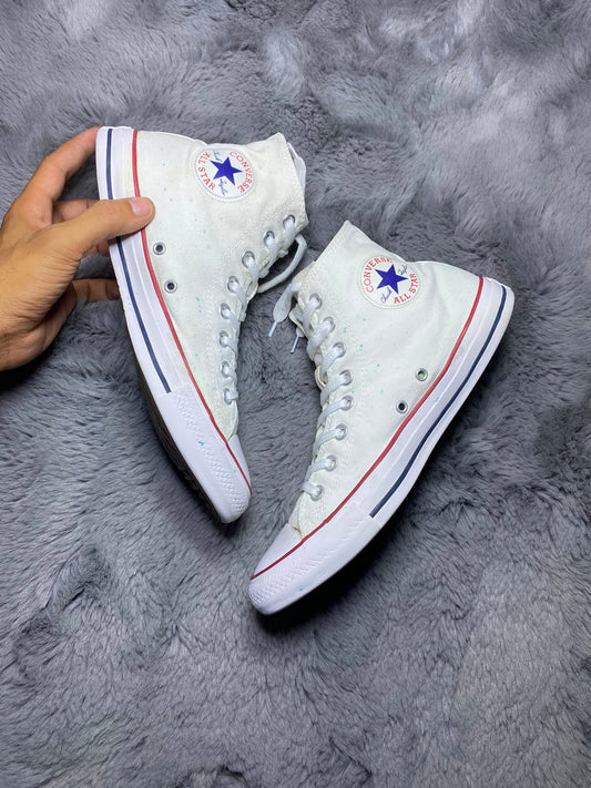 Converse ( Size 42 / 8.5 )