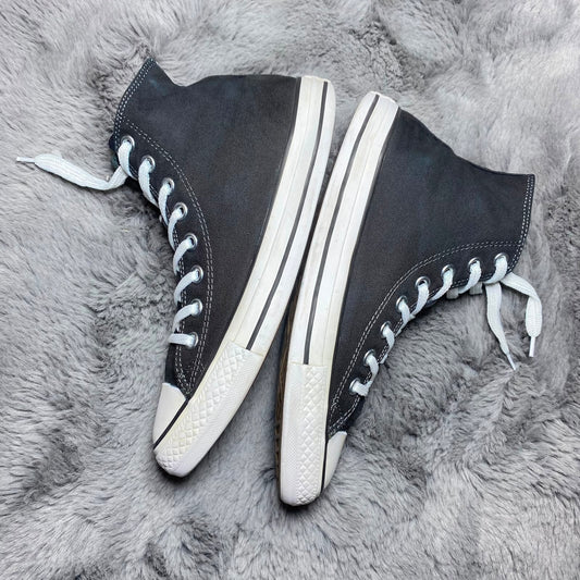Converse ( Size 41 / 7.5 )