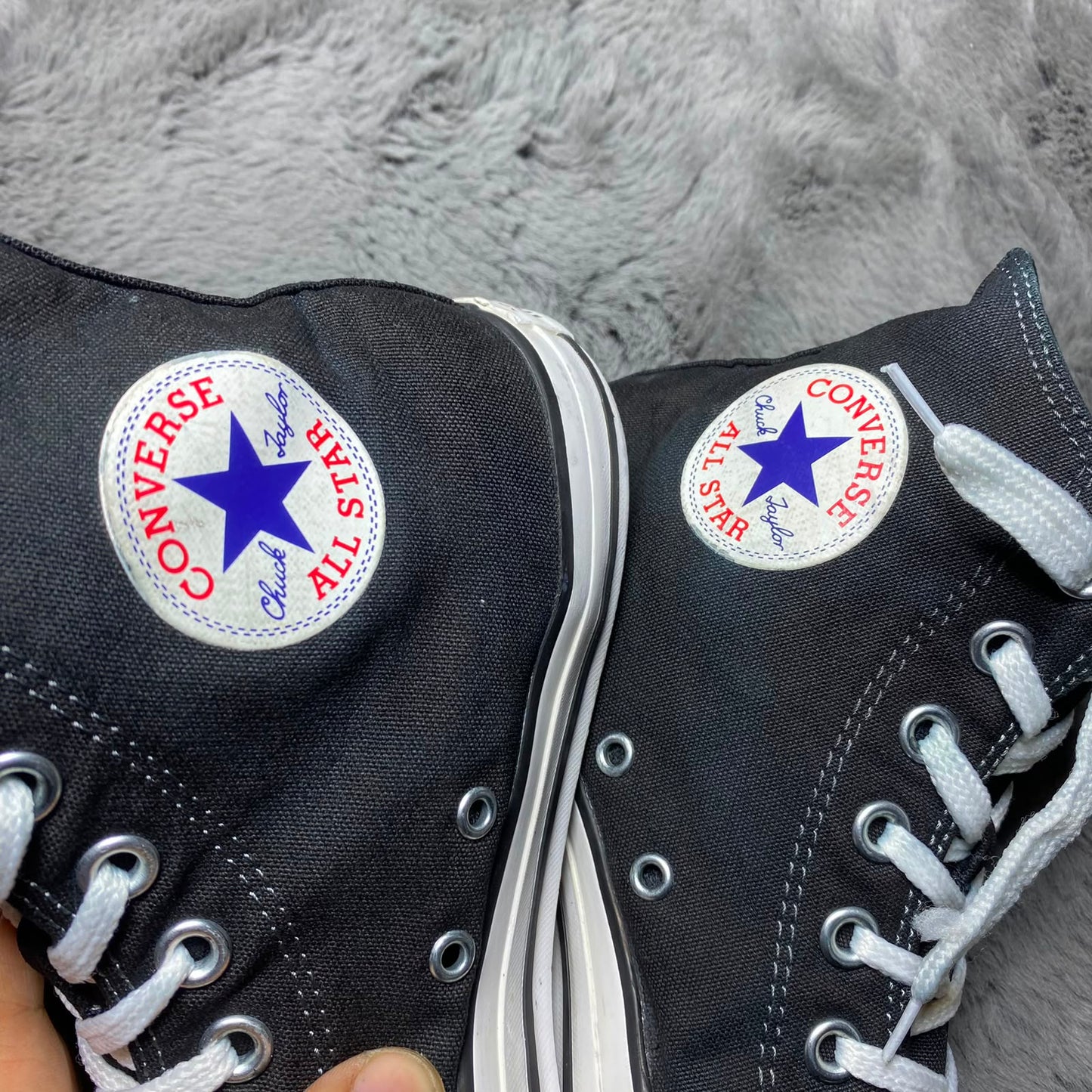 Converse ( Size 41 / 7.5 )