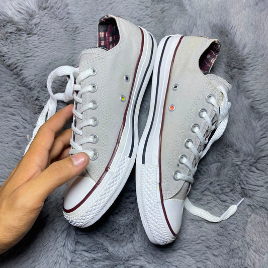 Converse ( Size 39 / 6 )