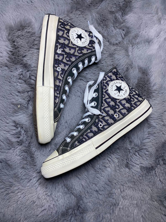 Converse ( Size 41 / 7.5 )