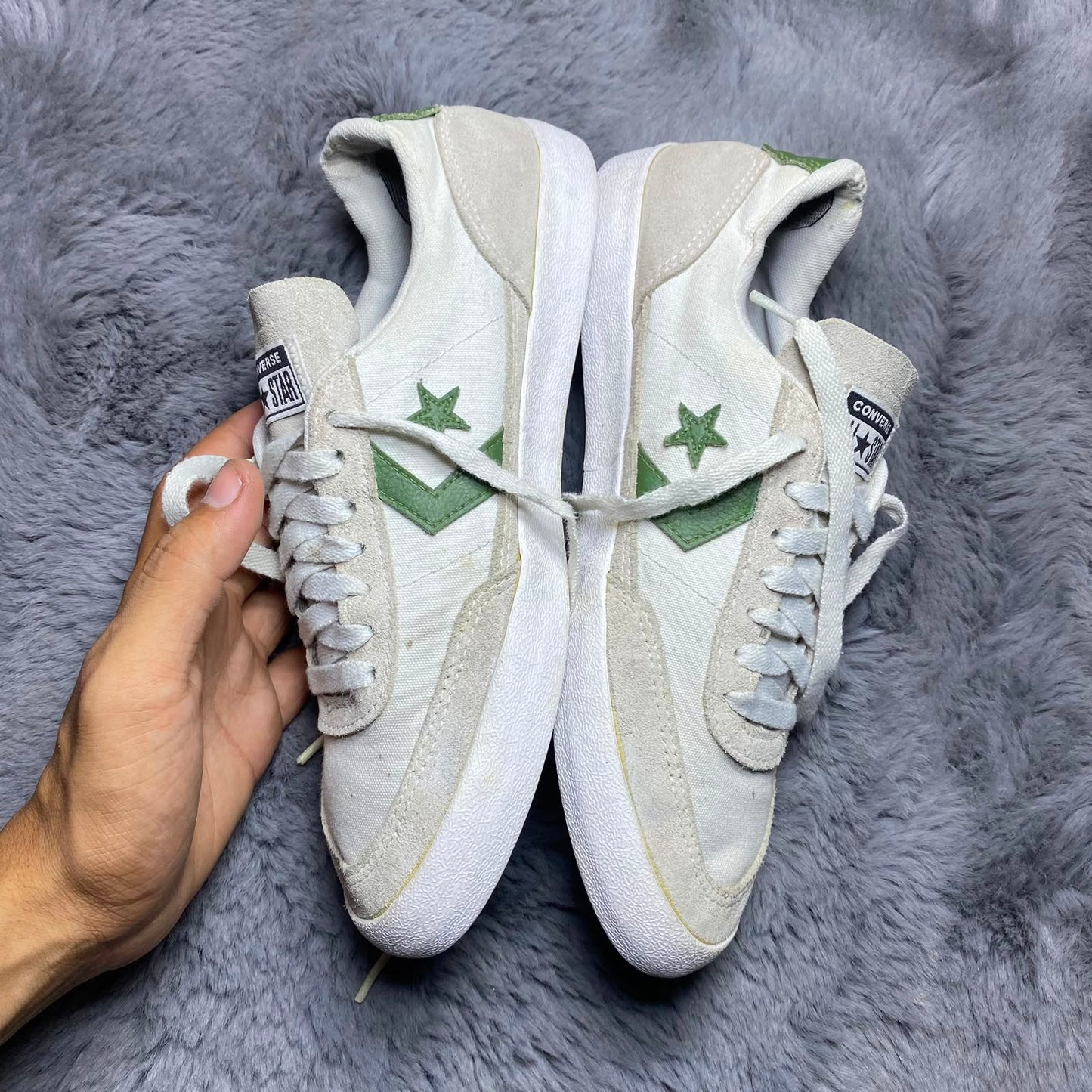 Converse ( Size 42 / 8.5 )