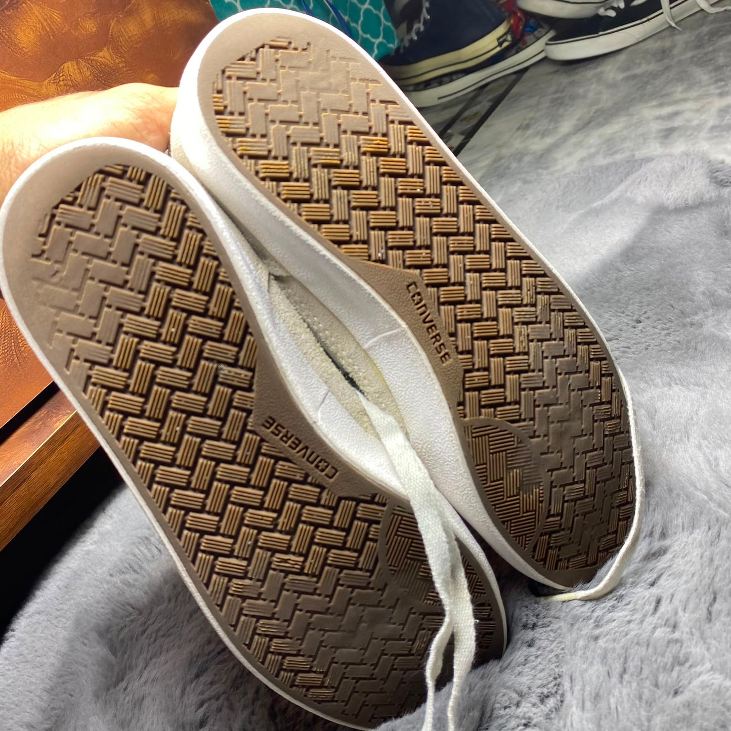 Converse ( Size 42 / 8.5 )
