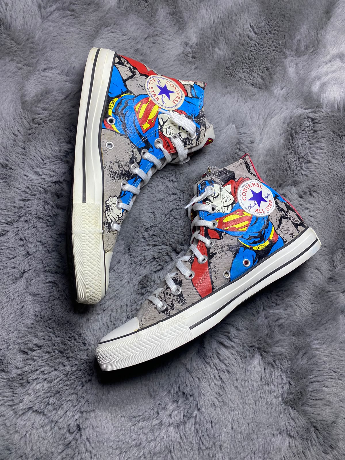Converse ( Size 42 / 8.5 )