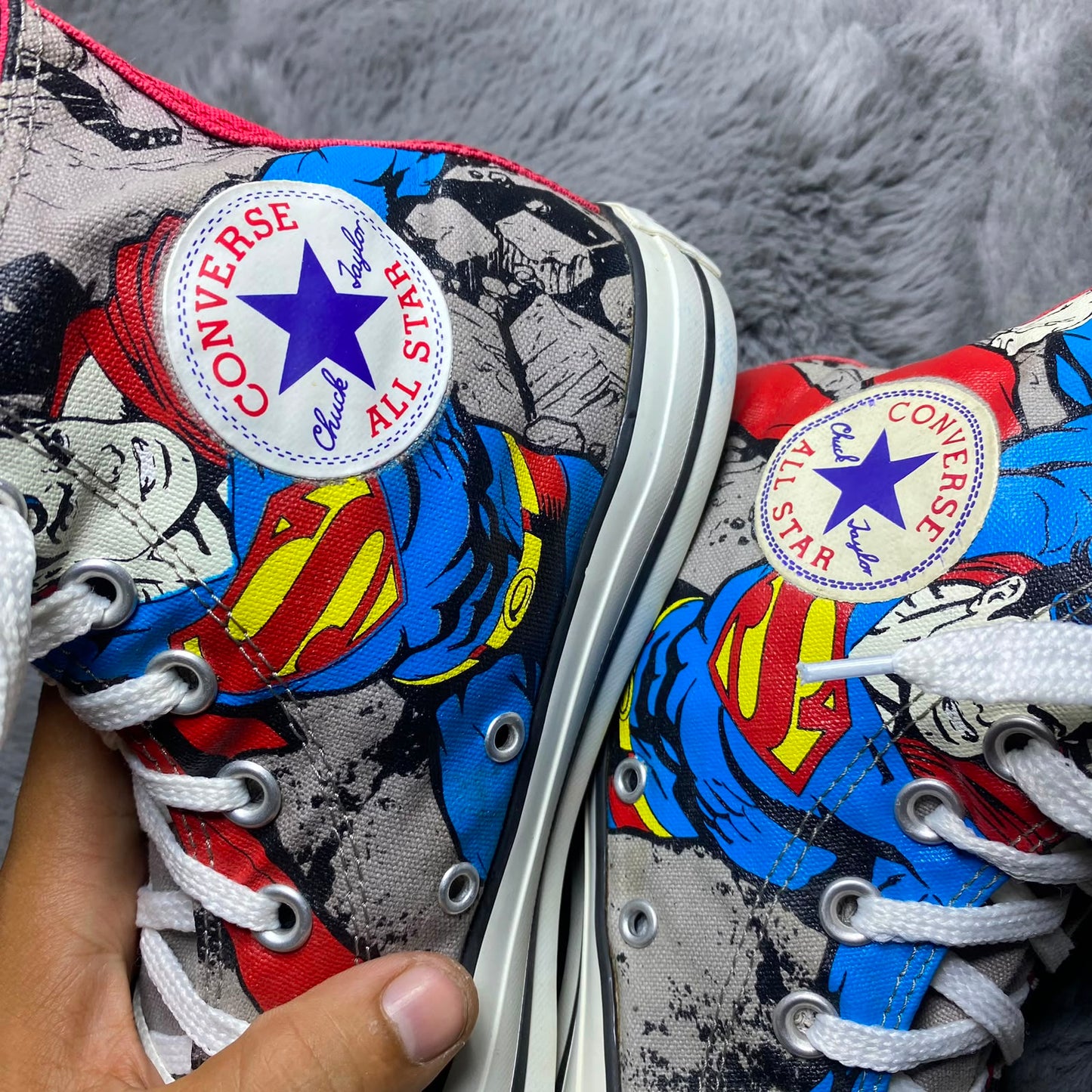 Converse ( Size 42 / 8.5 )