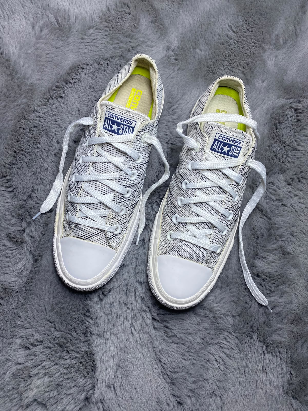 Converse ( Size 41.5 - 42 / 7.5 - 8 )