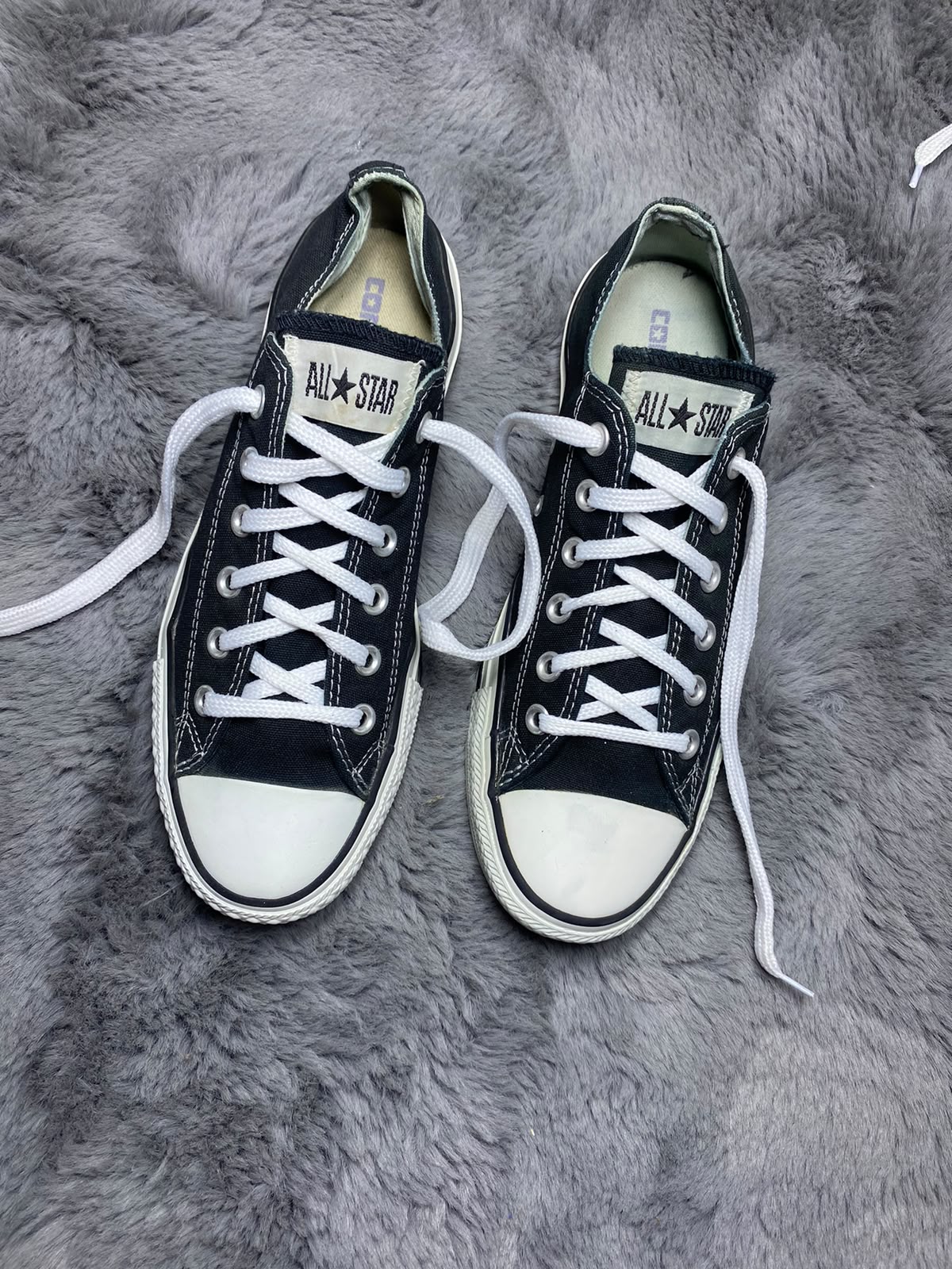 Converse ( Size 41.5 - 42 / 7.5 - 8 )