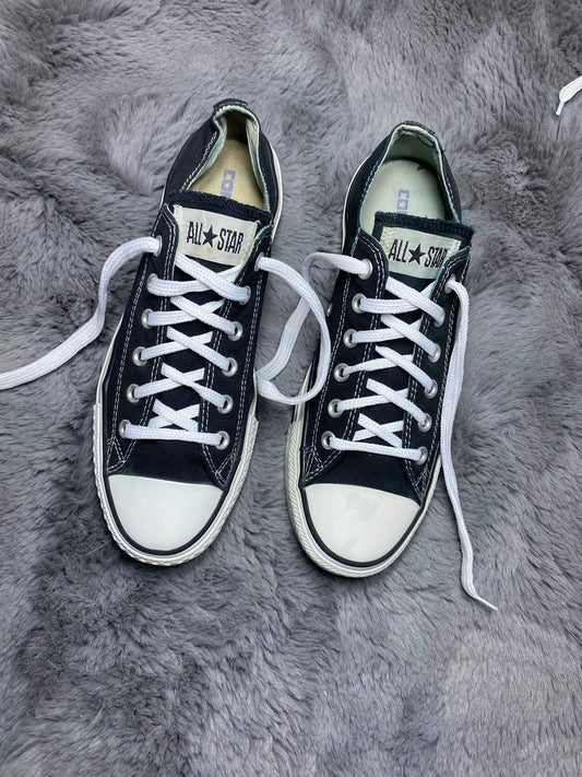 Converse ( Size 41.5 - 42 / 7.5 - 8 )