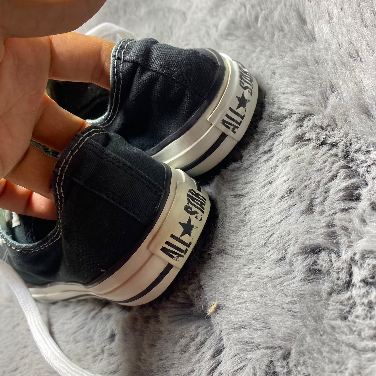 Converse ( Size 41.5 - 42 / 7.5 - 8 )