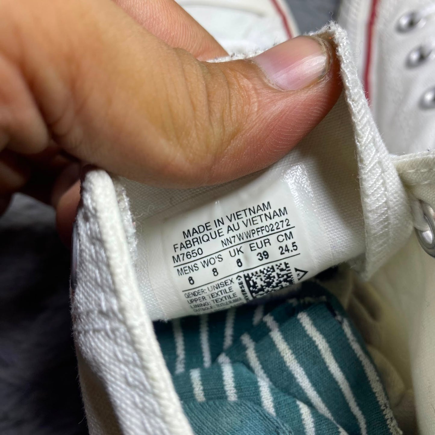 Converse ( Size 39 / 6 )