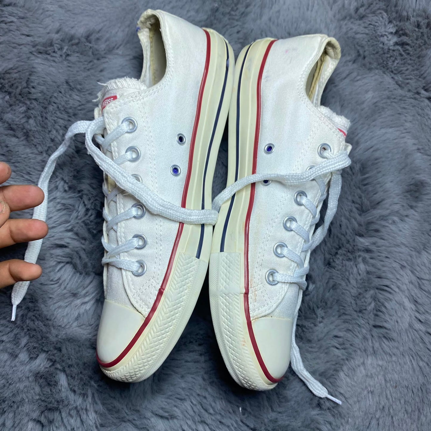 Converse ( Size 41.5 - 42 / 7.5 - 8 )