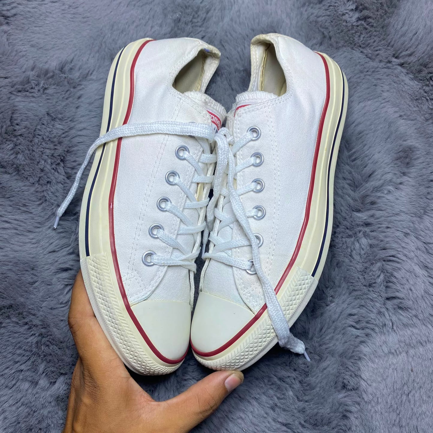 Converse ( Size 41.5 - 42 / 7.5 - 8 )