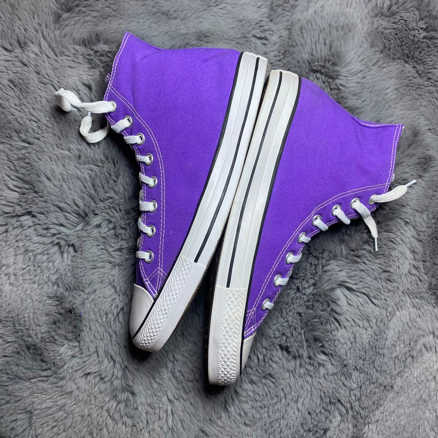 Converse ( Size 44.5-45 / 10.5 - 11 )