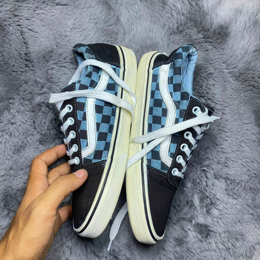 VANS ( Size 40.5 - 41 / 6.5 - 7 )