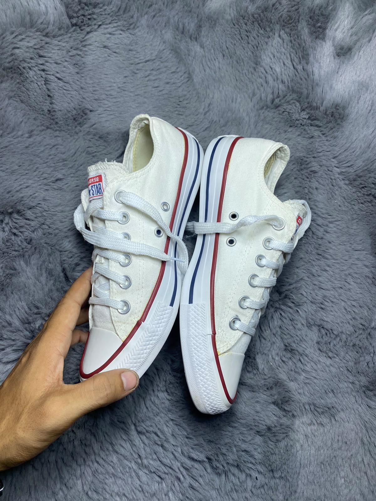 Converse ( Size 37 / 4.5 )
