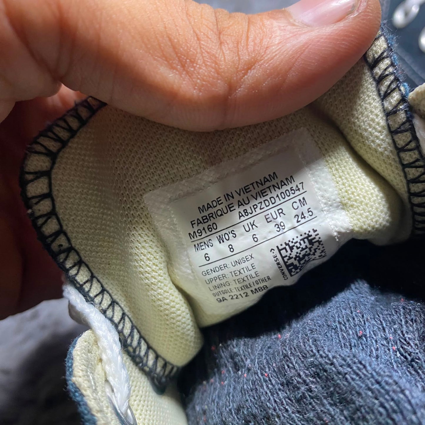 Converse ( Size 39 / 6 )