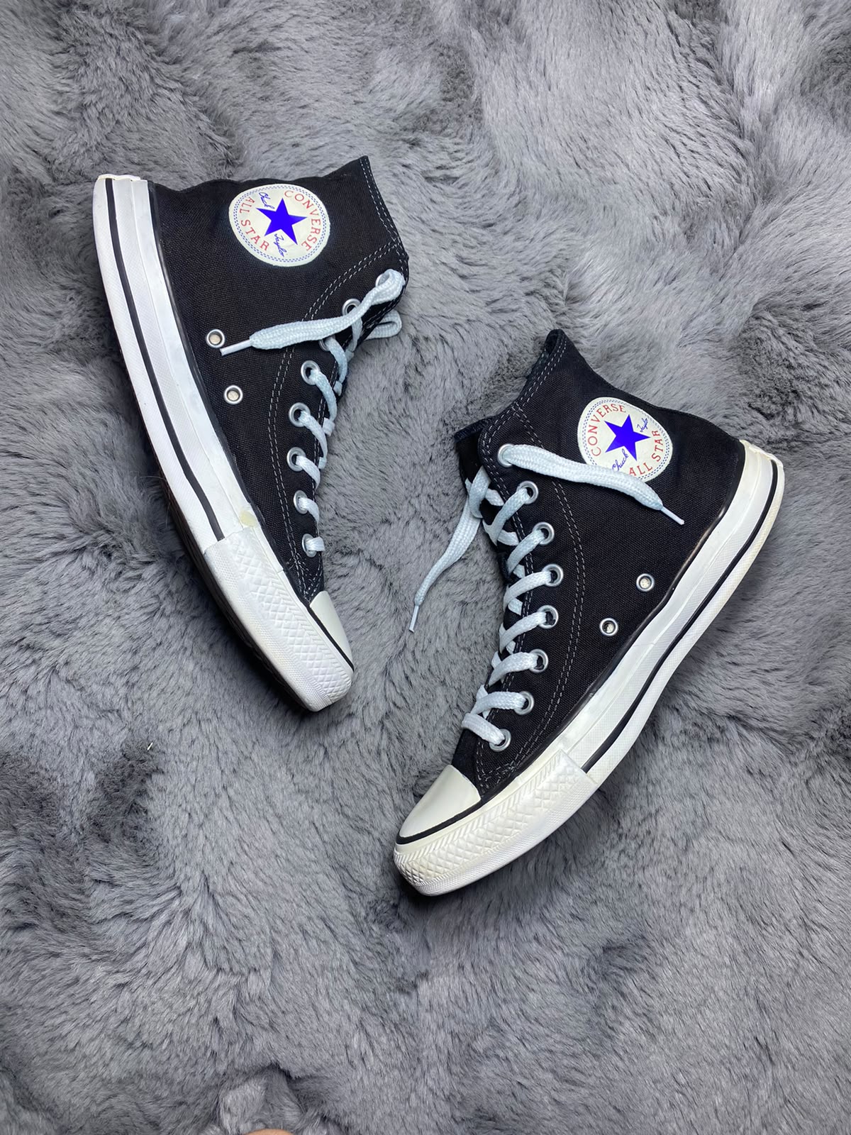 Converse ( Size 39.5 - 40 / 6.5 )