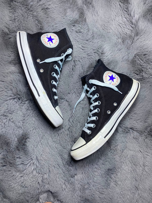Converse ( Size 39.5 - 40 / 6.5 )