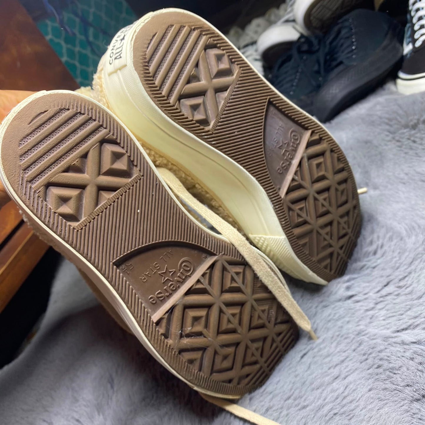 Converse ( Size 38 / 5.5 )