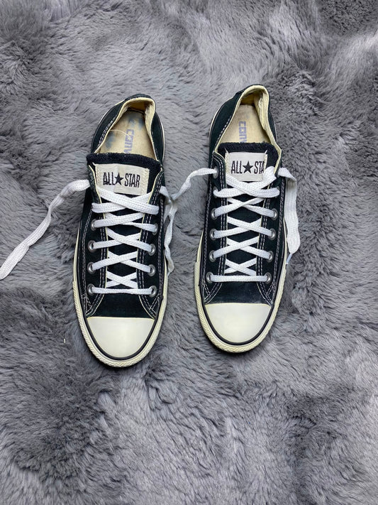 Converse ( Size 39.5 - 40 / 6.5 )