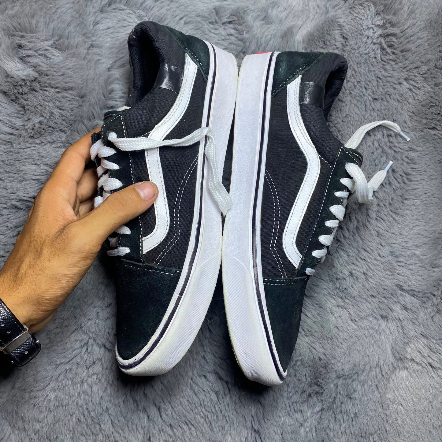 VANS ( Size 42.5-43 /  8.5 )