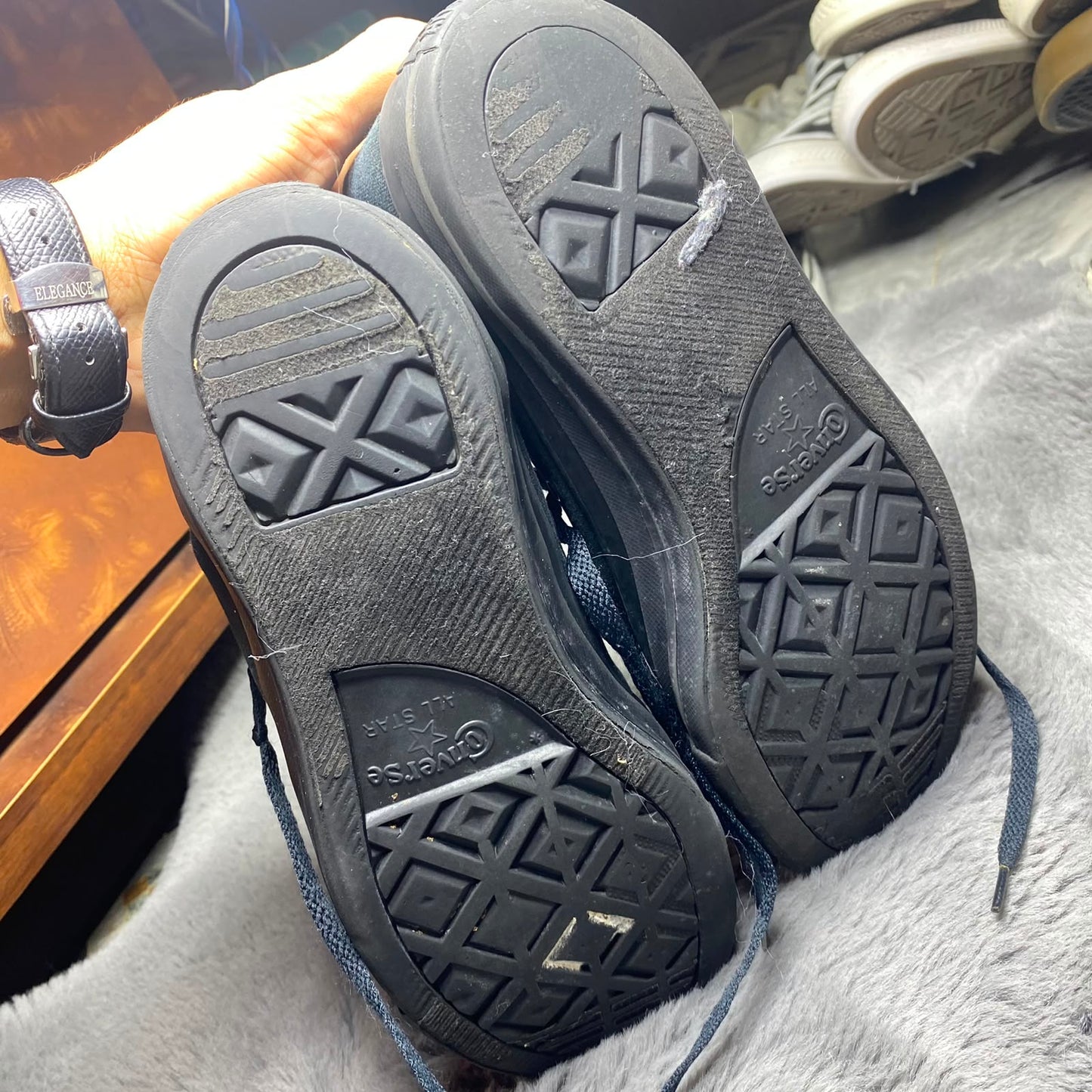 Converse ( Size 42.5 -43 / 8.5 - 9 )