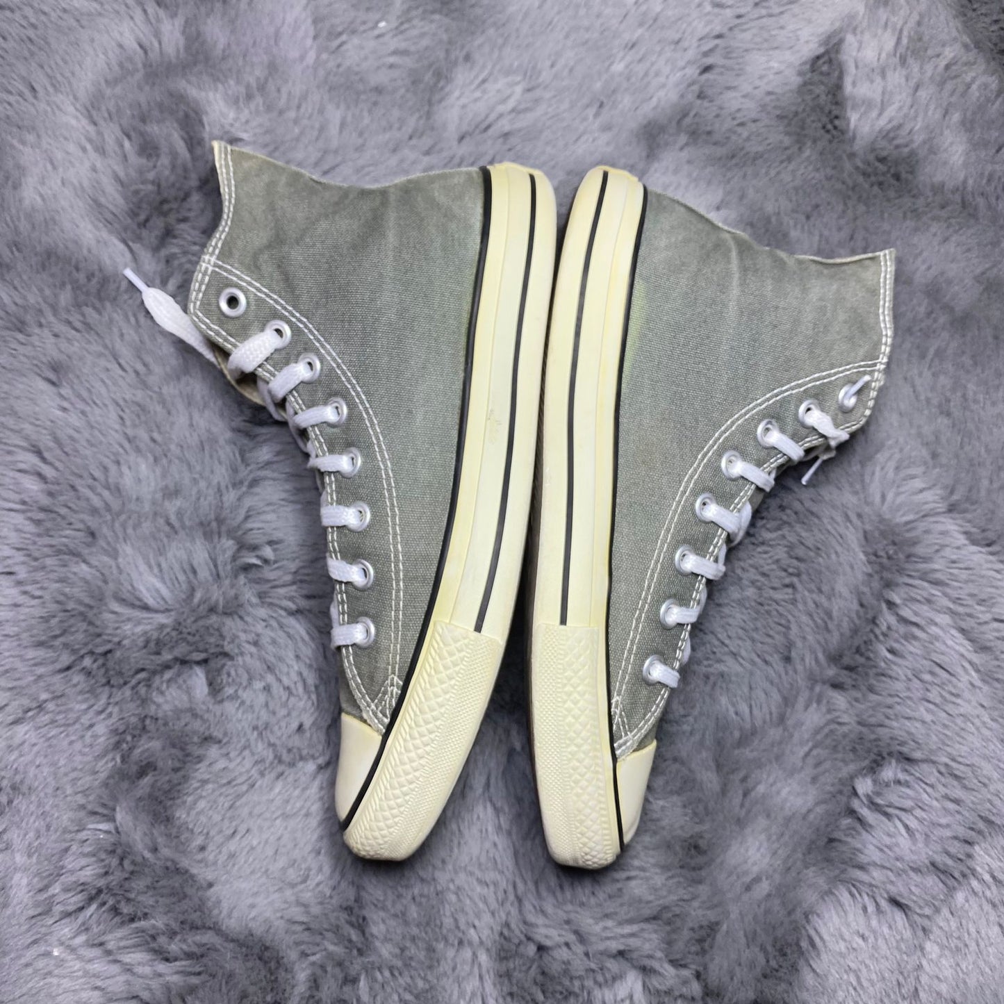 Converse ( Size 41.5 - 42 / 7.5 - 8 )