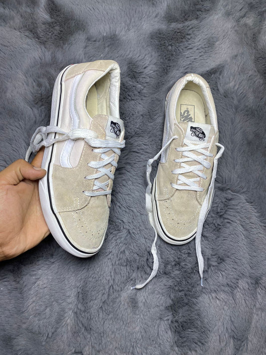 VANS ( Size 40 / 6.5 )
