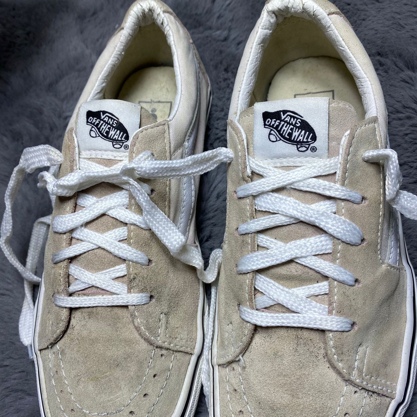 VANS ( Size 40 / 6.5 )