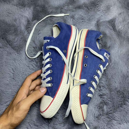 Converse ( Size 42.5 -43 / 8.5 - 9 )