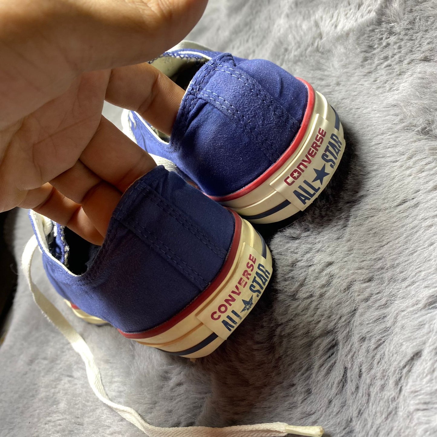 Converse ( Size 42.5 -43 / 8.5 - 9 )